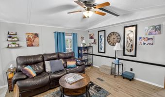 26 Leisure Dr, Auburndale, FL 33823