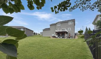 3906 Lone Peak Dr, Bismarck, ND 58503