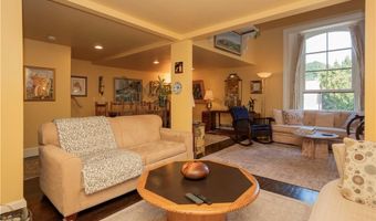 11 Willow St 5, Newport, RI 02840