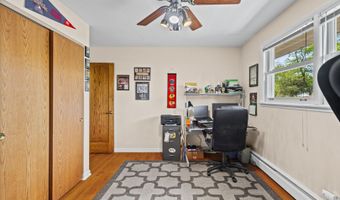 21 N Waterman Ave, Arlington Heights, IL 60004