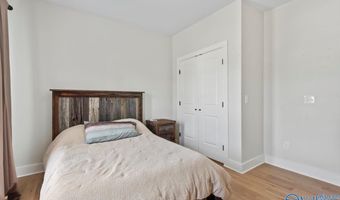 15 Swanee Dr, Albertville, AL 35950
