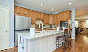 25066 CROXLEY GREEN Sq, Aldie, VA 20105