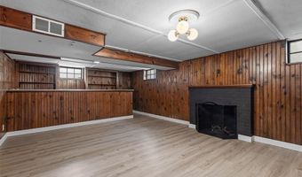 9938 Coventry Ln, Affton, MO 63123