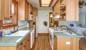 19 Gresham St, Ashland, OR 97520