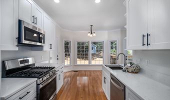407 Maple Creek Ct, Apex, NC 27502