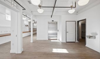 11 Indian Wells Hwy, Amagansett, NY 11930
