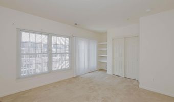 4 Chelsea Ct, Atlantic City, NJ 08401