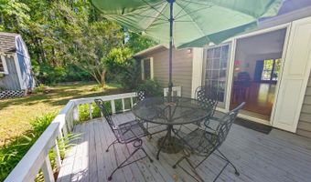 519 Country Club Dr W, Arapahoe, NC 28510