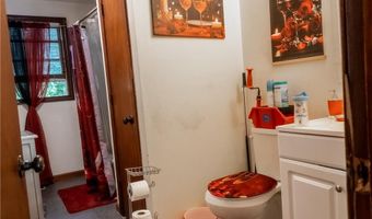94 Waverly St, Warwick, RI 02889