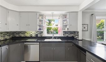 1414 New London Ave, Cranston, RI 02920