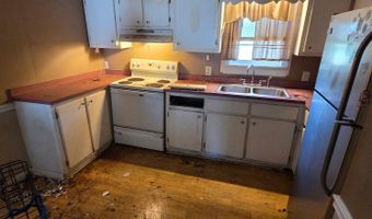 484 Yellow Skin Rd, Autryville, NC 28318
