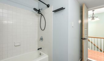 21 Pine Ct 21, Cromwell, CT 06416