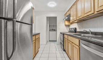 37 Tarinelli Cir, Bridgeport, CT 06606