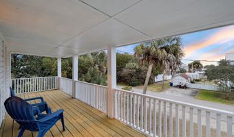 107 Ave B, Apalachicola, FL 32320