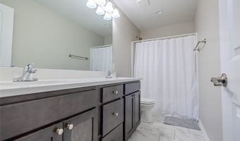 7000 Lake Ridge Ave 4, Des Moines, IA 50320