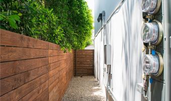 542 N Kilkea Dr, Los Angeles, CA 90048