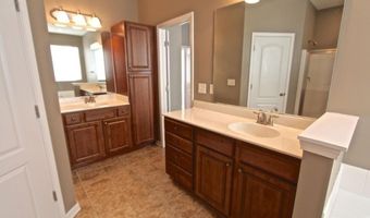 185 Parkview Ln, Advance, NC 27006