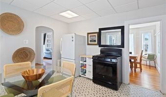 7 Carroll Ave 2, Newport, RI 02840