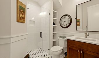2 Tomlow Trce, Beaufort, SC 29906