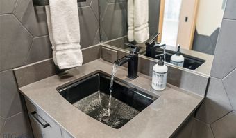 1952 Little Cottage Ln, Bozeman, MT 59715