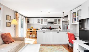 82 Sefton Dr, Cranston, RI 02905