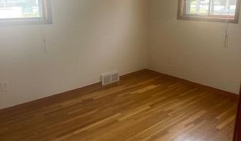 9614 Vine Ave, Allen Park, MI 48101