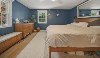32 Fox Den Rd, Avon, CT 06001