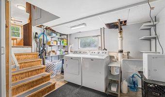 62 Pembroke Ln, Coventry, RI 02816