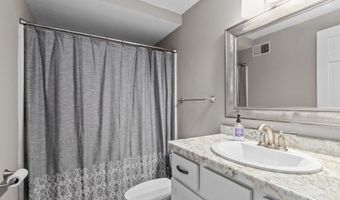 11 HILLTOP Ct, Appleton, WI 54914