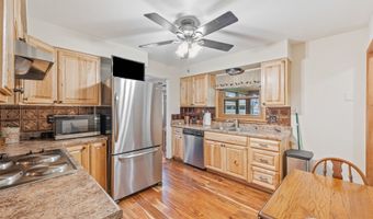 6823 NW Golden Ln, Des Moines, IA 50313