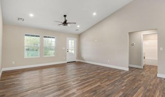 215 W Cofield St, Aurora, MO 65605