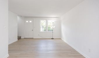 22 Frenier Ave 9, Attleboro, MA 02703