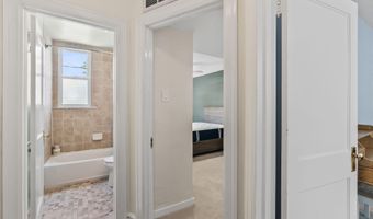 4009 LAURISTON St, Philadelphia, PA 19128