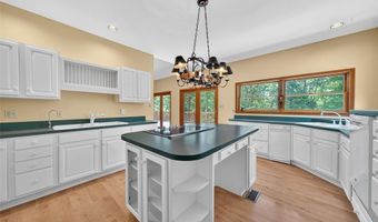 1074 Boone Woods Trl, Augusta, MO 63332