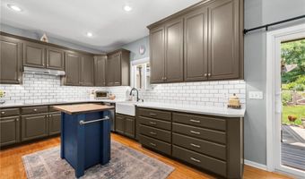 1812 N 150th St, Basehor, KS 66007