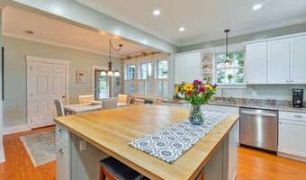 6 Carolina Ln, Beaufort, SC 29907
