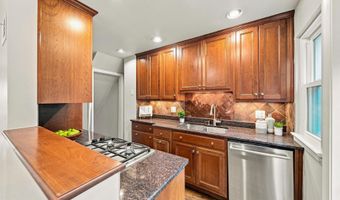 8 E MASONIC VIEW Ave, Alexandria, VA 22301