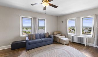 400 Deal Lake Dr 7H, Asbury Park, NJ 07712