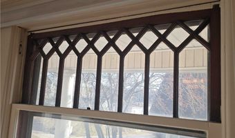 121 N 10th St, Atchison, KS 66002