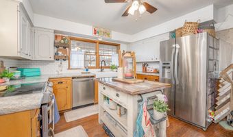 13 N Sunset Rd, Wellington, KS 67152