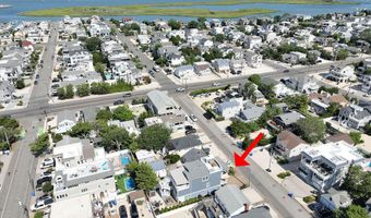 214 Iroquois Ave, Beach Haven, NJ 08008