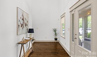 2530 Bay St, Charlotte, NC 28205