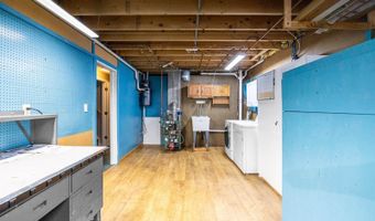 42 Yankee Ave, Bangor, ME 04401