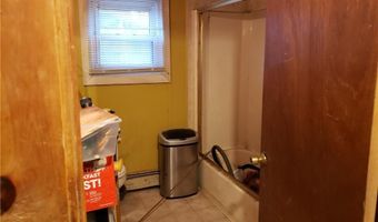 30 Hollywood Ave, Coventry, RI 02816