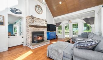 12 Sydney Ln, Cromwell, CT 06416