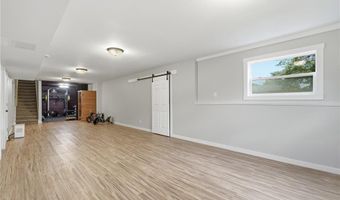 202 Wilson Ct, Anamosa, IA 52205