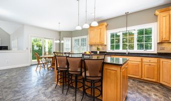 176 Fox Hollow Ln, Bristol, CT 06010