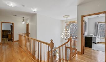 500 E Sherwood Dr, Addison, IL 60101