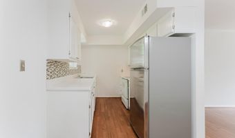 2725 S WALTER REED Dr B, Arlington, VA 22206