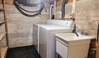 25 Eighth St, Auburn, ME 04210